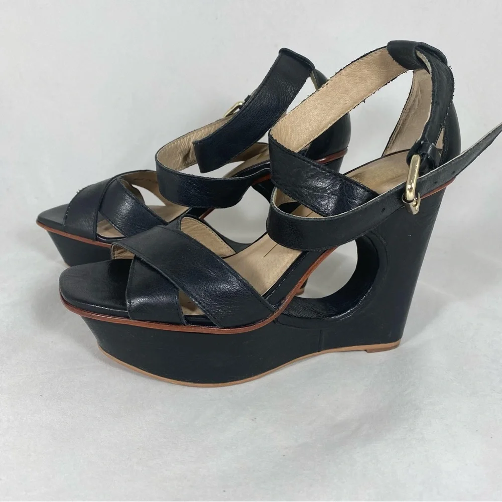 Dolce Vita Orla Cutout Leather Wedge Platform Sandal